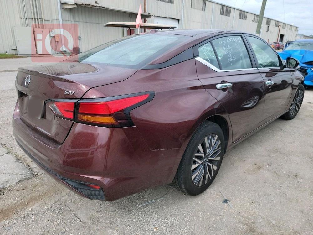 نيسان ألتيما